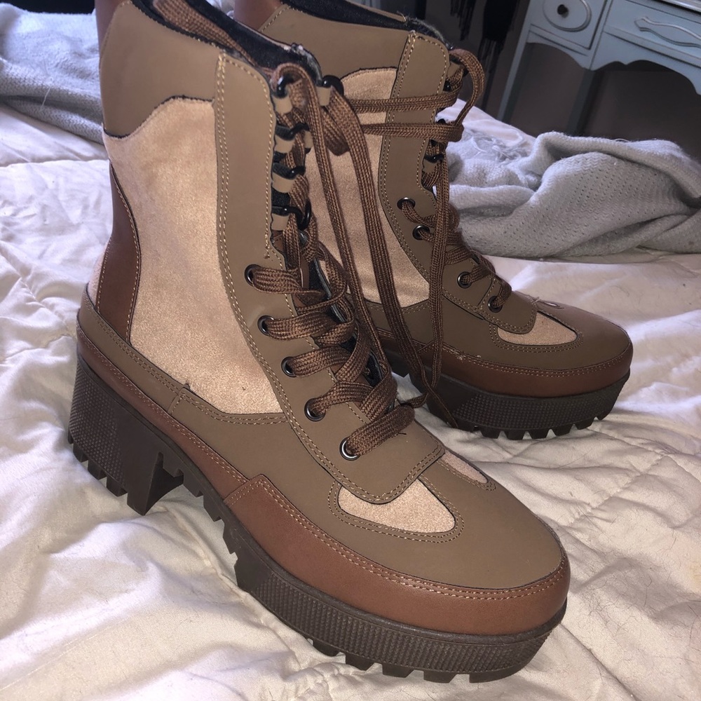 Winter colorblock boots